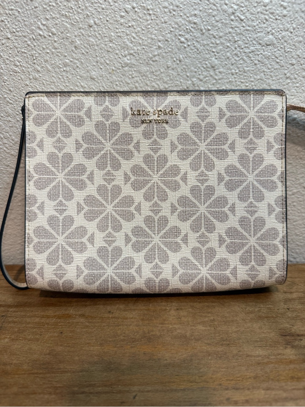 Kate Spade Floral Spade Wristlet Clutch Cream Taupe Like New